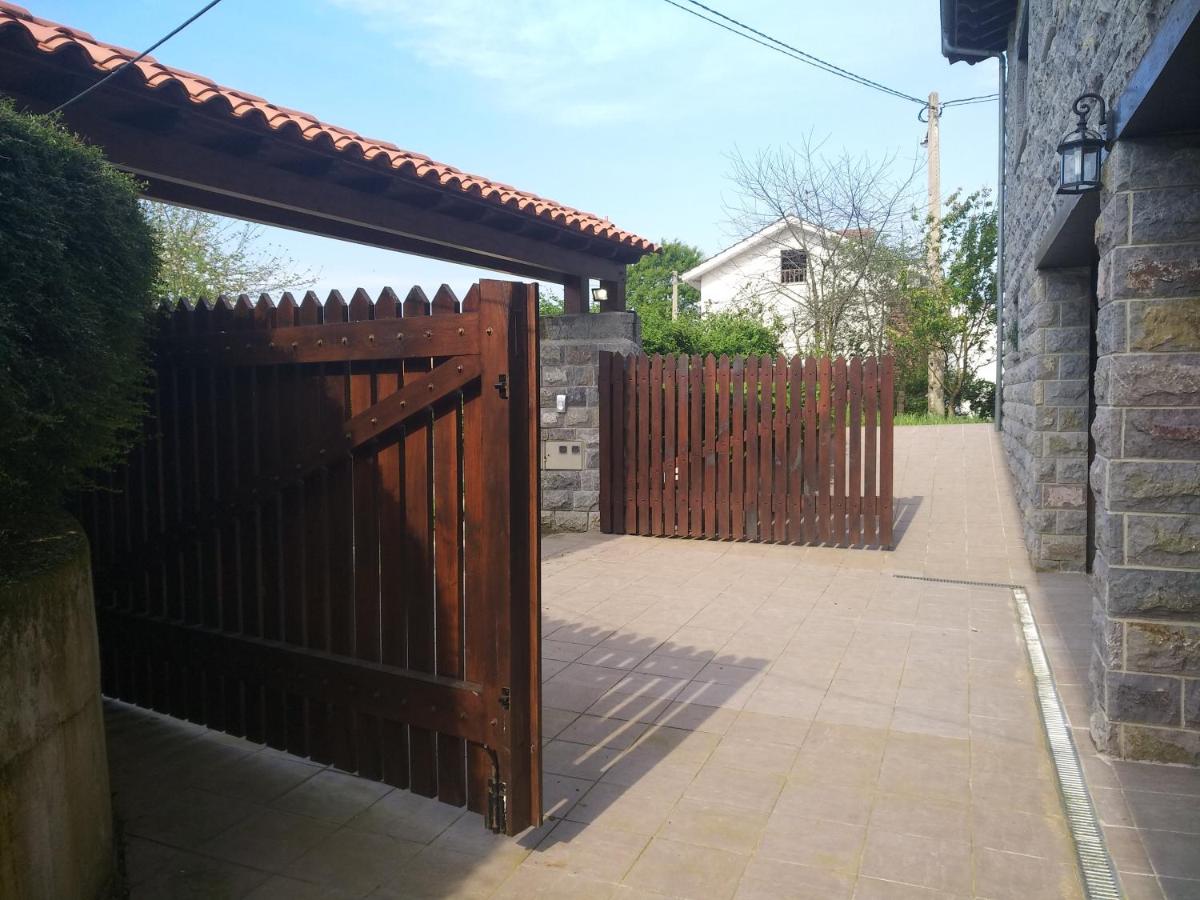 Viviendas vacacionales La Casona de Tresniñin - B&B Nava
