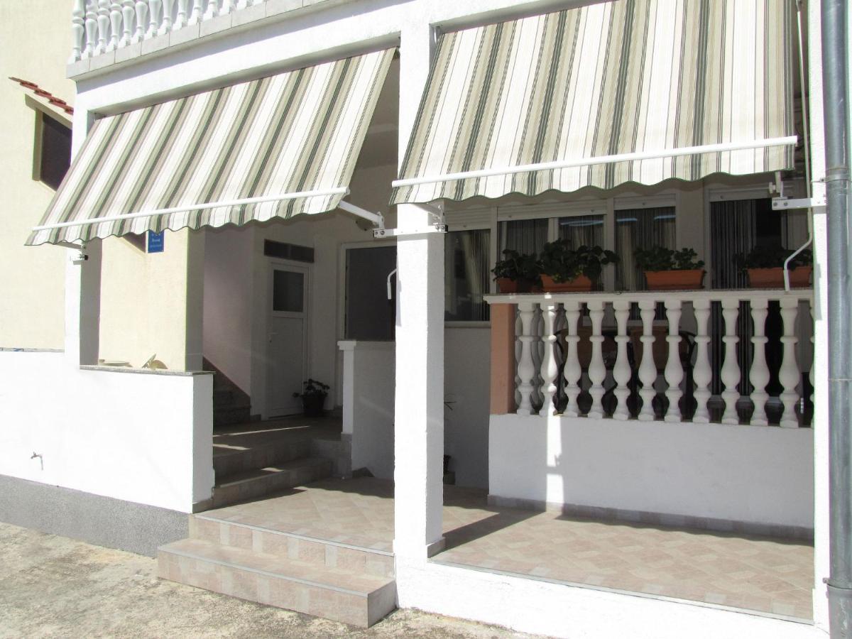 Apartamento de 1 dormitorio - Planta baja