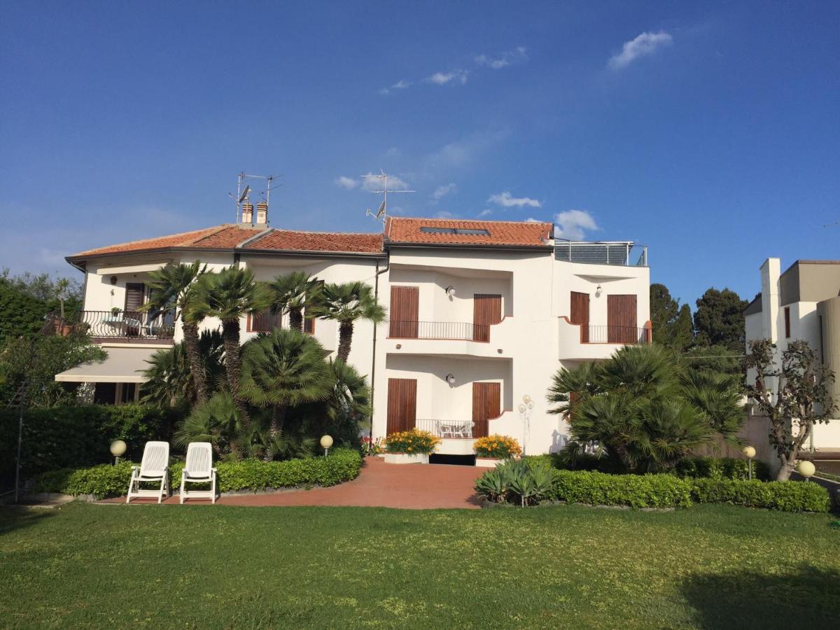 Giardino sul mare - B&B Giardini-Naxos
