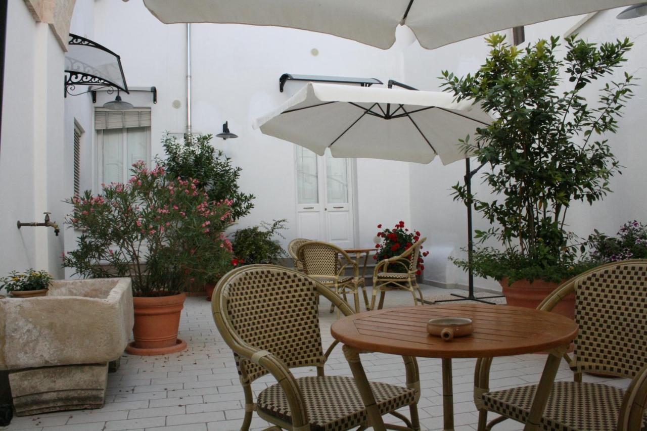 Apartment with Garden View