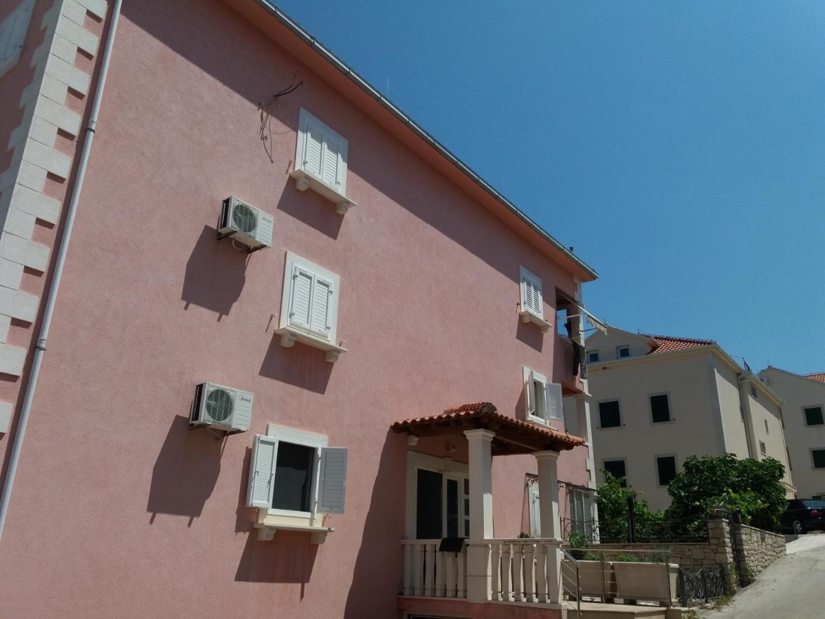 Apartment Karlo - Ferienwohnung