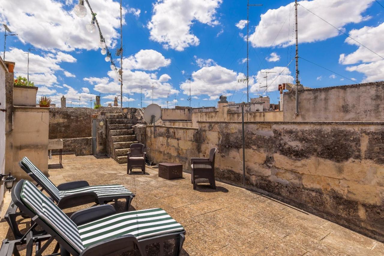 Explore the Historic City on foot from an old town house - Chambres d'hôtes Lecce