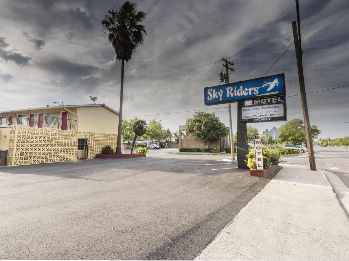 Sky Riders Motel - B&B Sacramento