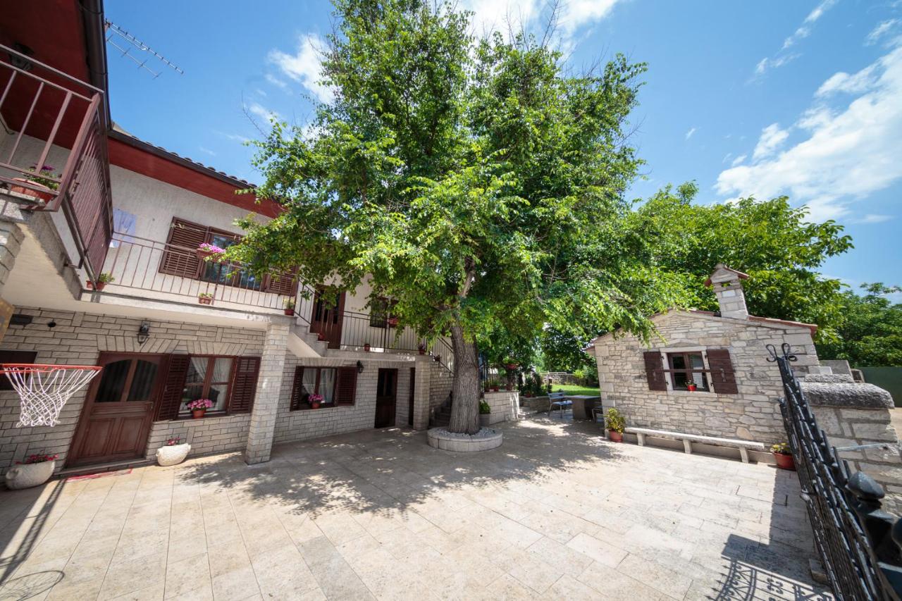 B&B Kanfanar - Apartments Mirjana 1655 - Bed and Breakfast Kanfanar