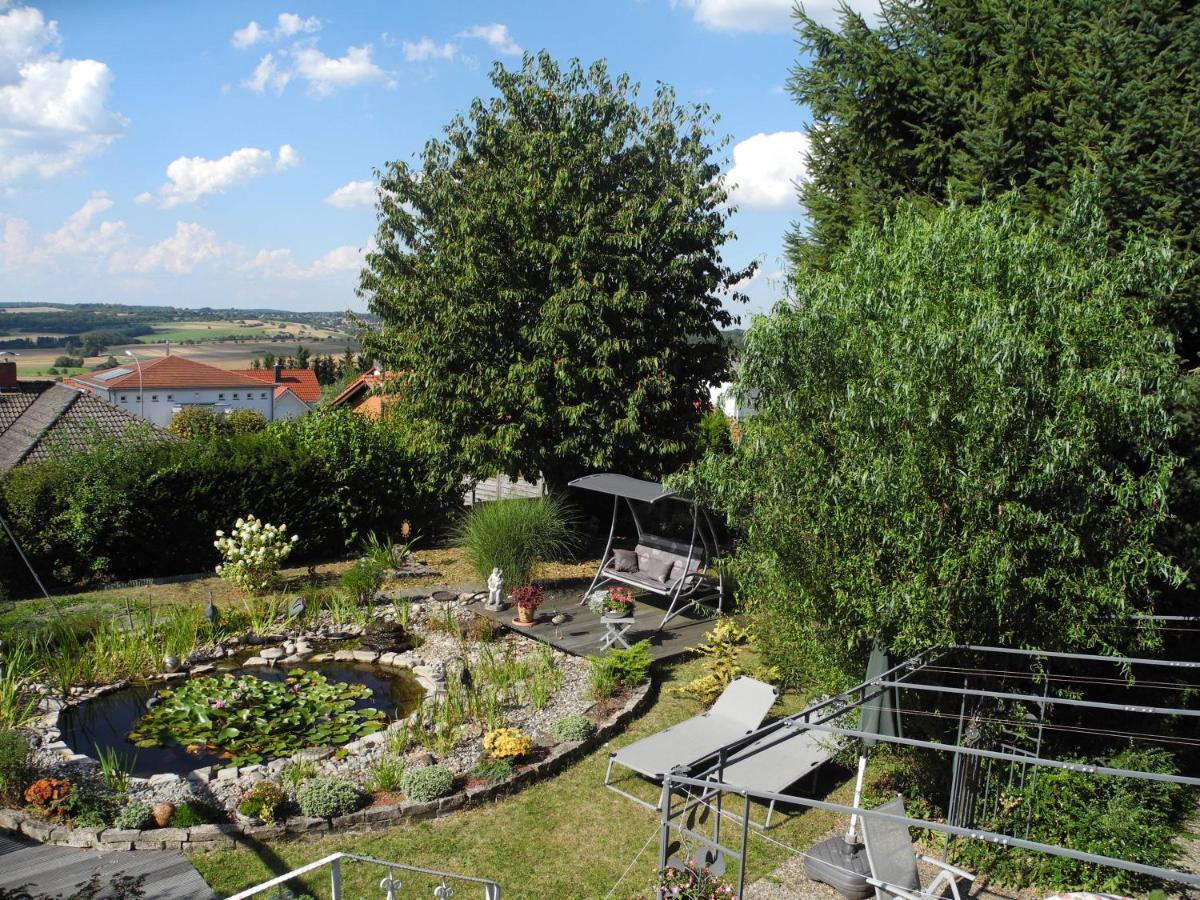 B&B Ormesheim - Ferienwohnung Schneider - Bed and Breakfast Ormesheim