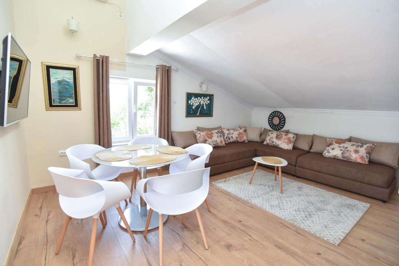 Appartement met 2 Slaapkamers en Uitzicht op Zee