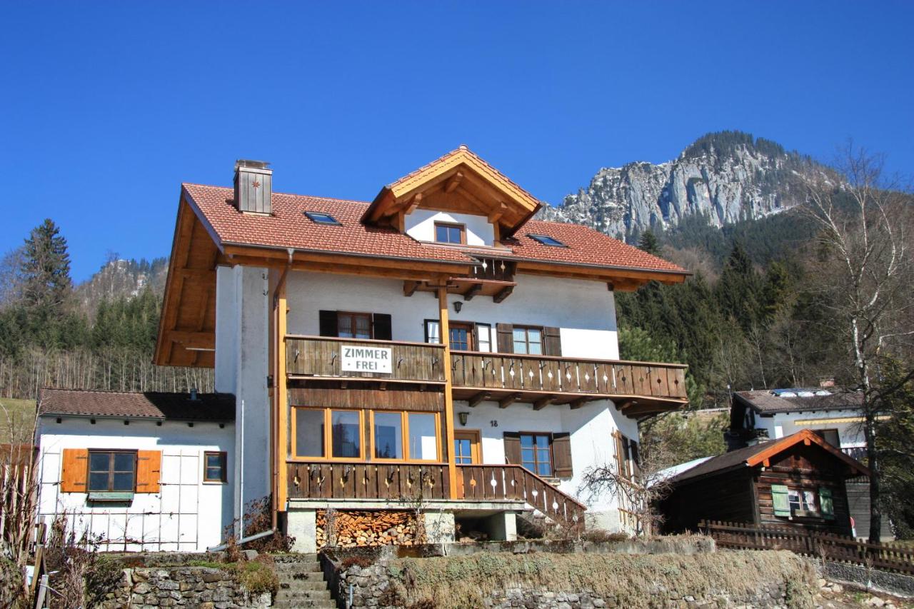Gästehaus ALPENROSE - Ferienwohnung Ettal