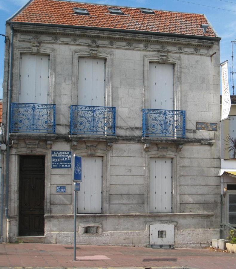 L'Authentique - Situé en face des thermes et tout proche du coeur de ville - Bed and Breakfast