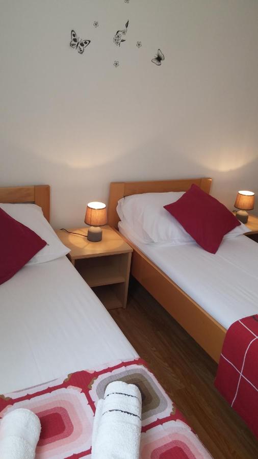 Apartamento de 1 Dormitorio con balcón y vistas a la piscina