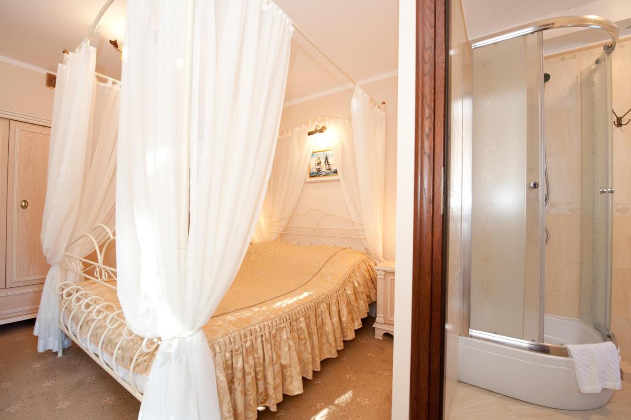 Doppelzimmer mit Balkon