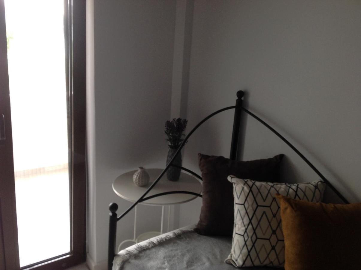 Studio (3 Adults)