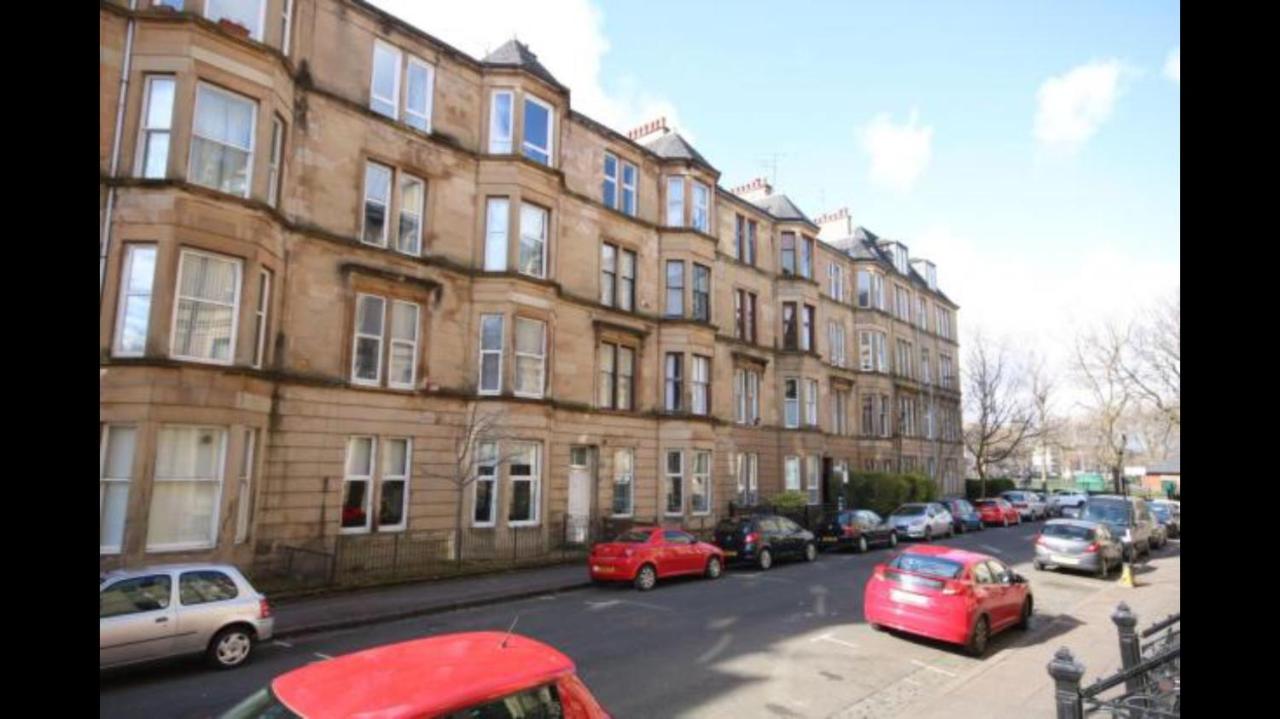 B&B Glasgow - Bentinck Street Ground Floor Apartment - Bed and Breakfast Glasgow