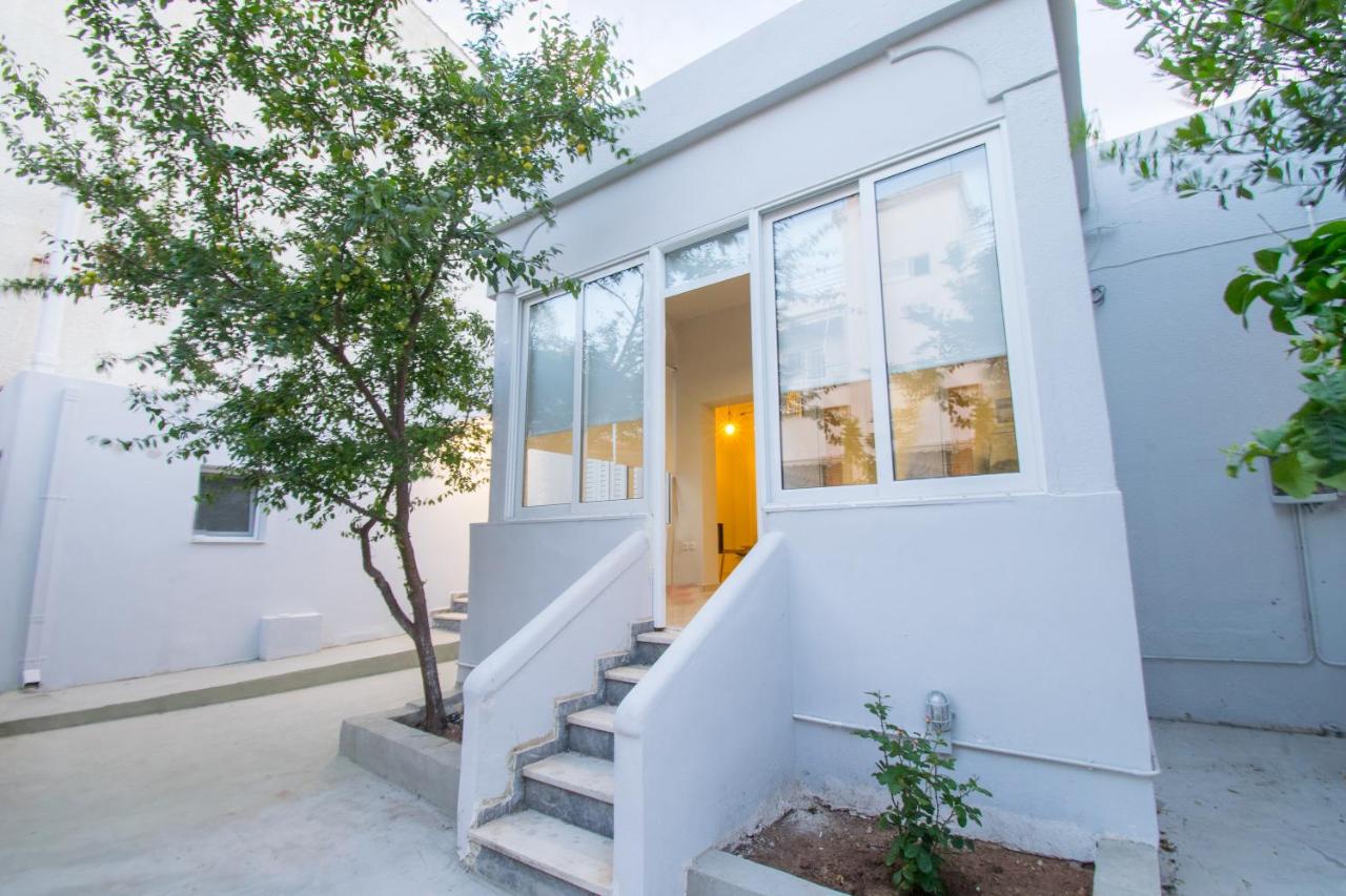 FINIKAS House - B&B Loutsa