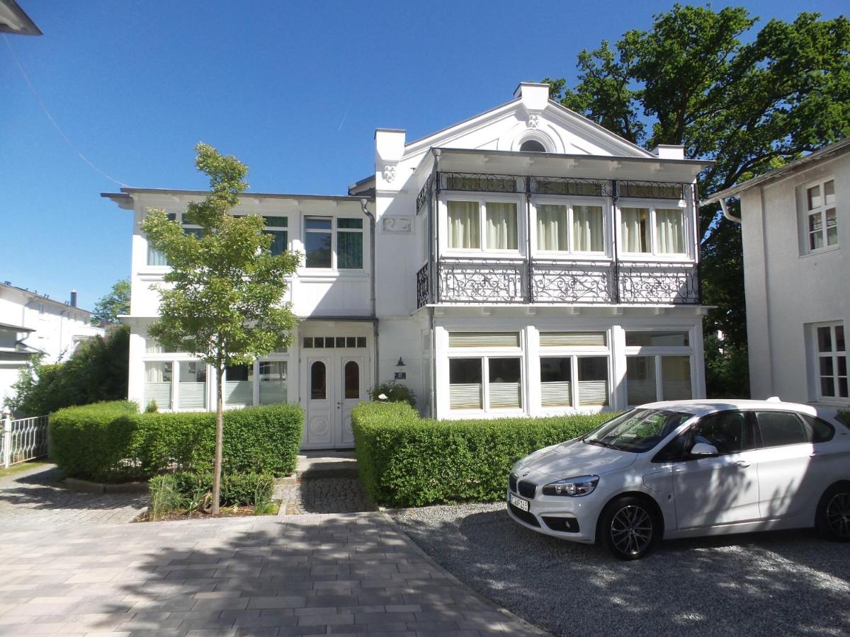 strandnahe und moderne FeWo mit Terrasse, Villa Ravensberg, Binz - B&B