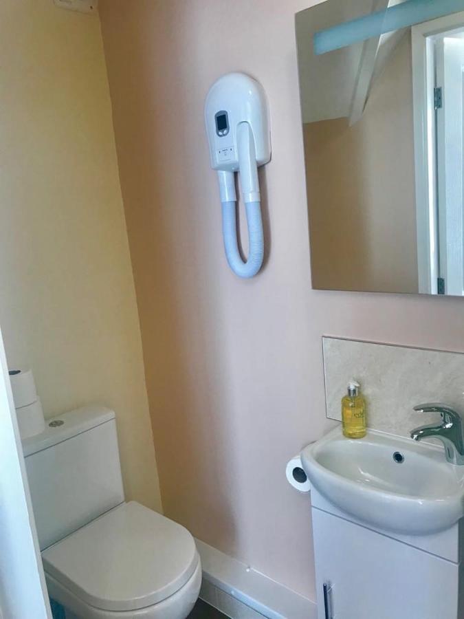 Large Twin with En-Suite