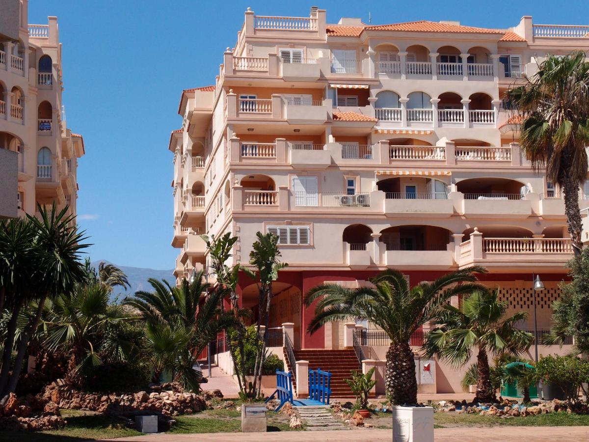 Luxury apartment in central Almerimar with Free Secure Parking - B&B