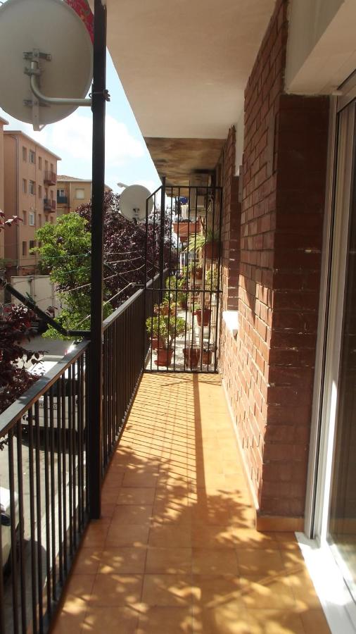 Apartamentos Atlas Terrassa III - Bed and Breakfast