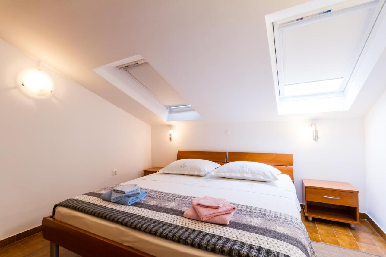Three-Bedroom Apartment with Balcony