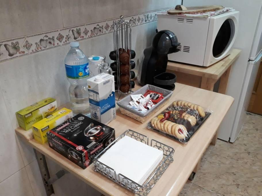 PISO EXTERIOR COMPLETO A 20 ' DE BARCELONA. - Ferienwohnung