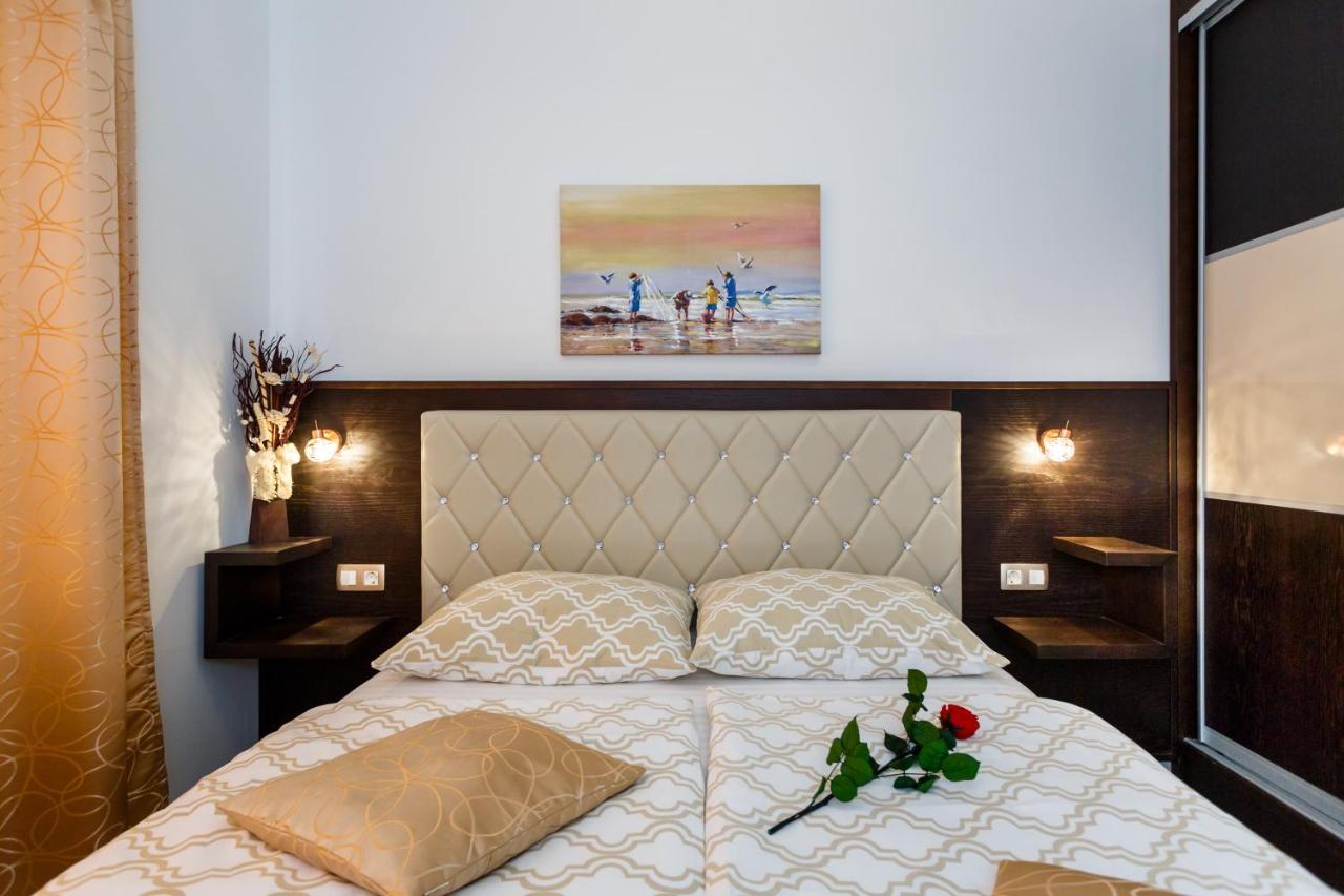 Comfort One-Bedroom Apartment with Balcony and Sea View