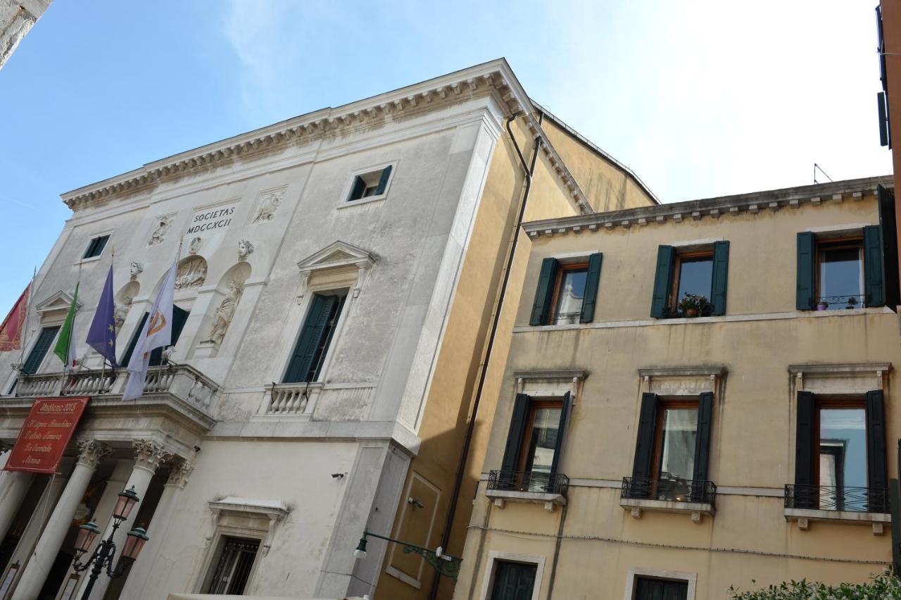 Ca' Fenice 1921 - Chambres d’hôtes