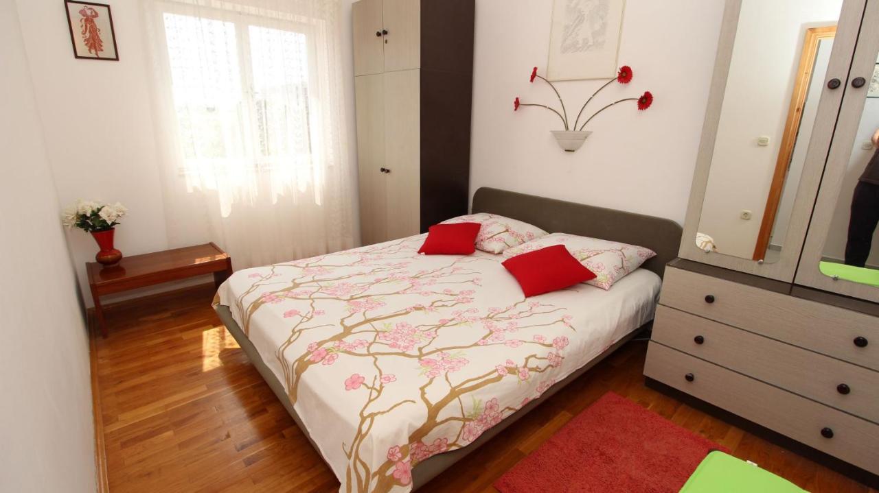Apartamento con balcón