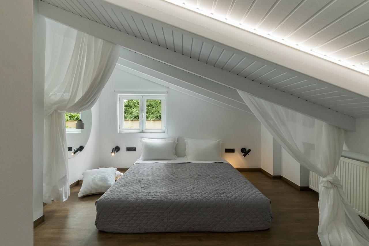Sir Attic Suite
