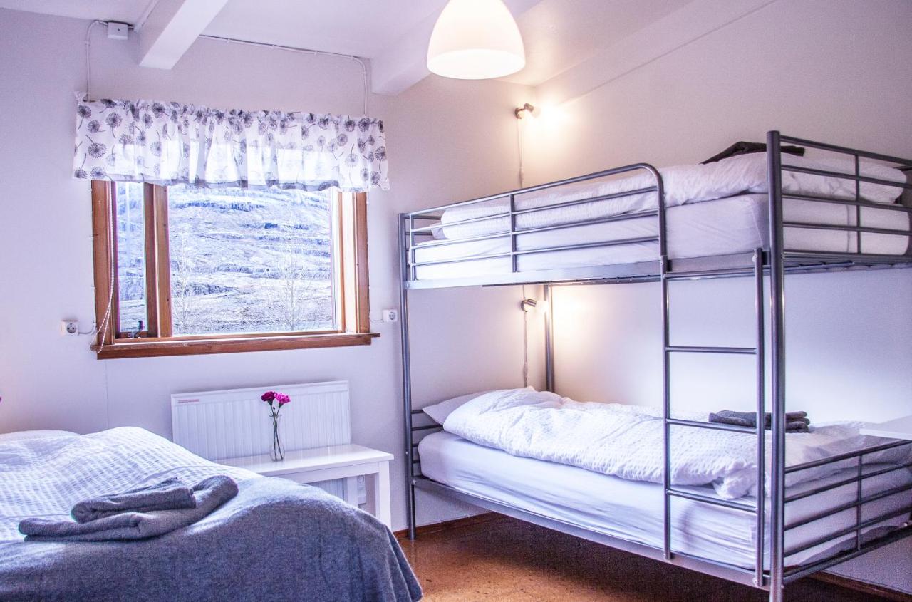 Basic Triple Room with Shared Bathroom