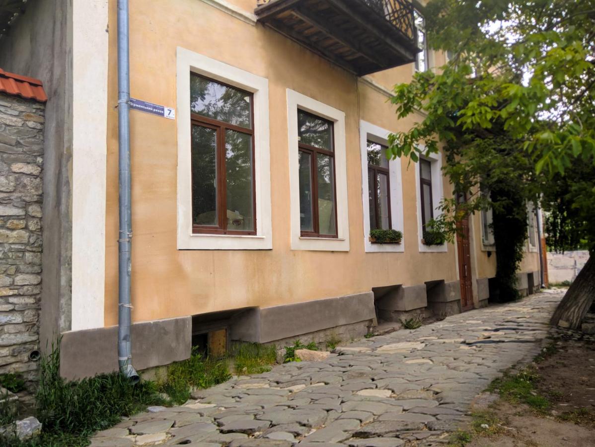 Overture Studio - B&B