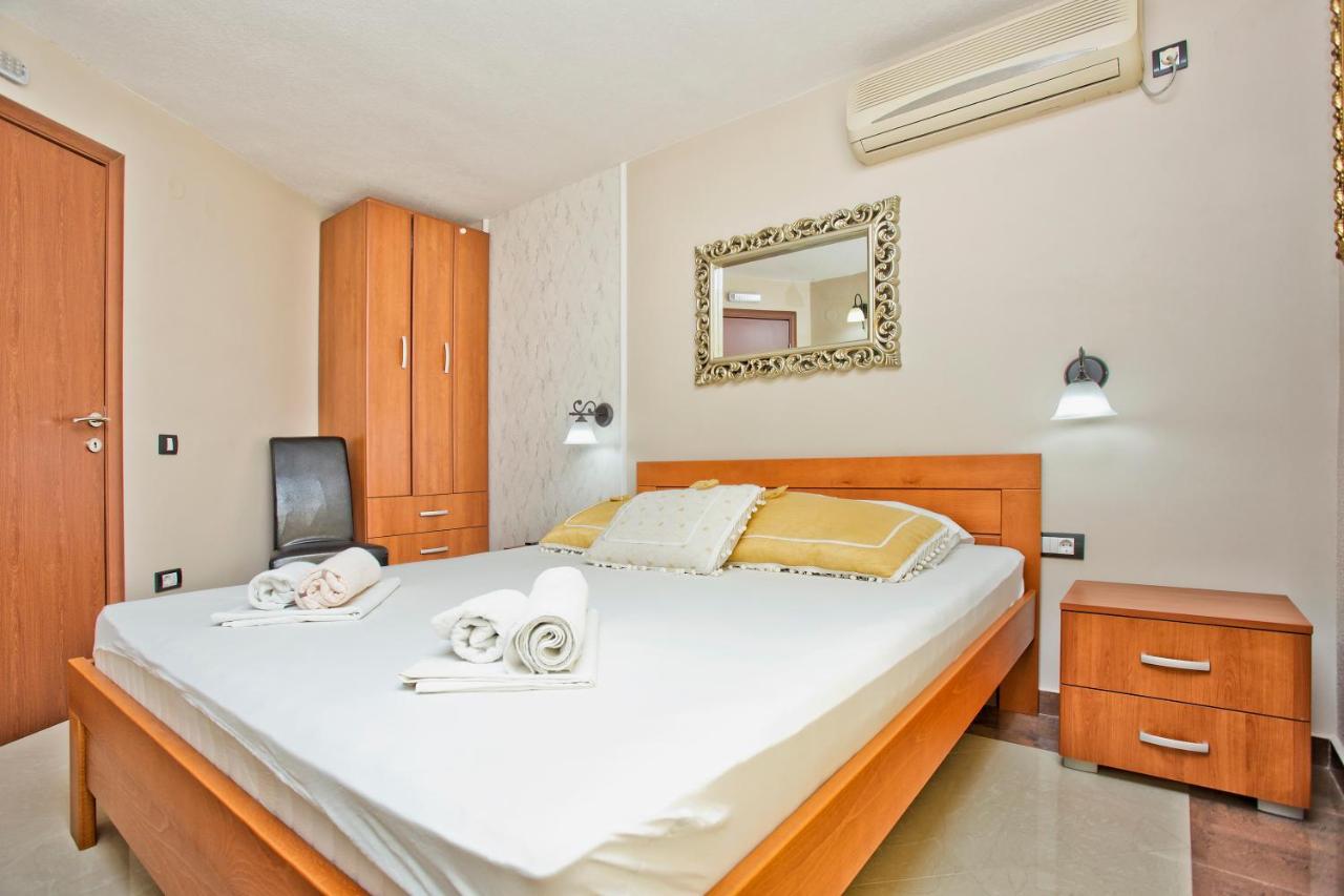 Superior One-Bedroom Apartment with Shared Roof Terrace and Sea View