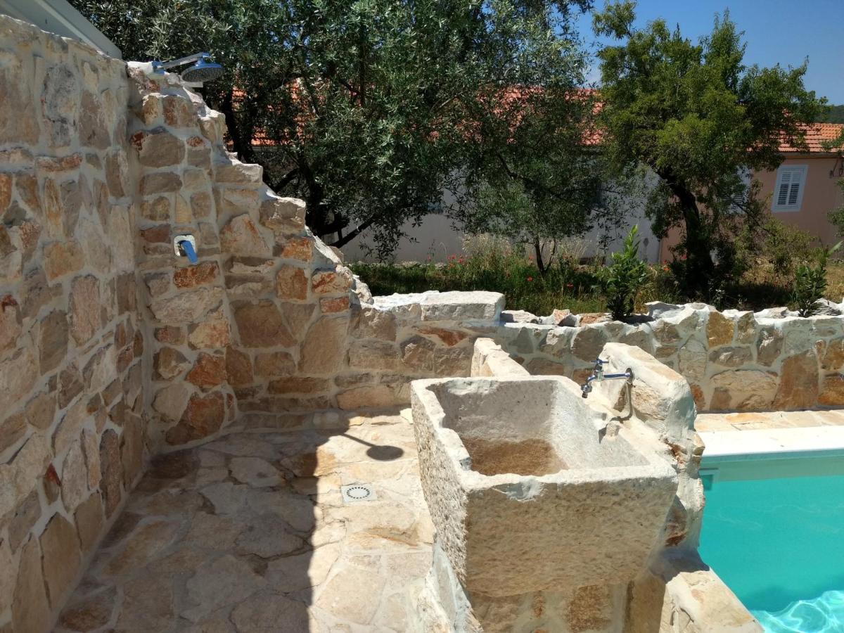 Villa Cherie - B&B Sutomišćica