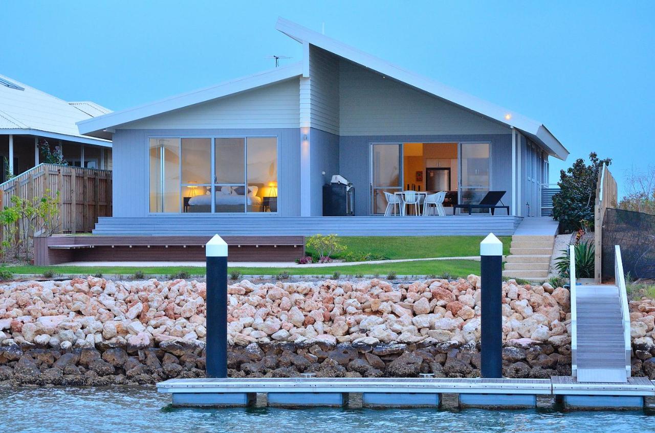 B&B Carnarvon - The Carnarvon Luxury Canal Home - Bed and Breakfast Carnarvon