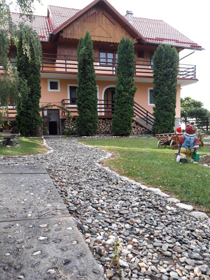 B&B Stațiunea Climaterică Sâmbăta - Rapsodia Muntilor - Bed and Breakfast Stațiunea Climaterică Sâmbăta