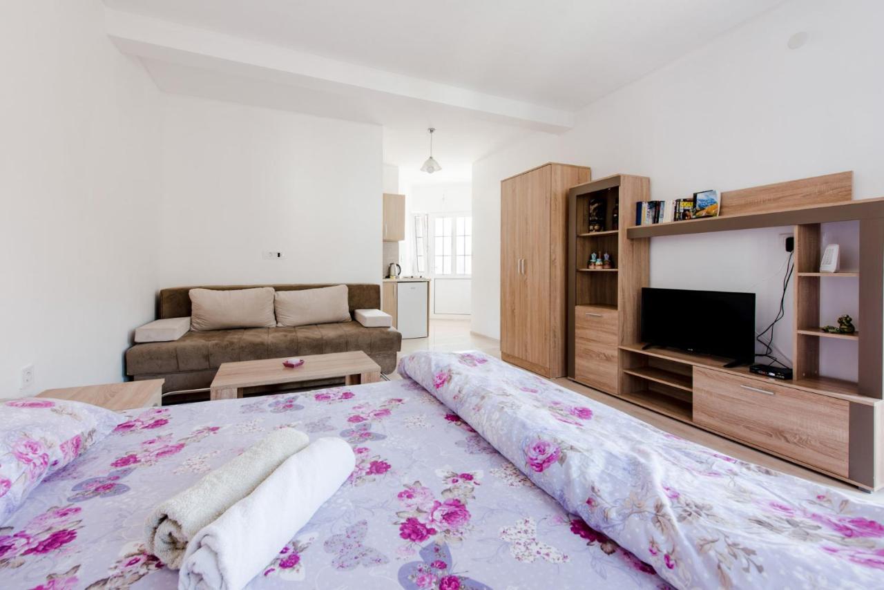 Studio Apartment with Sea View