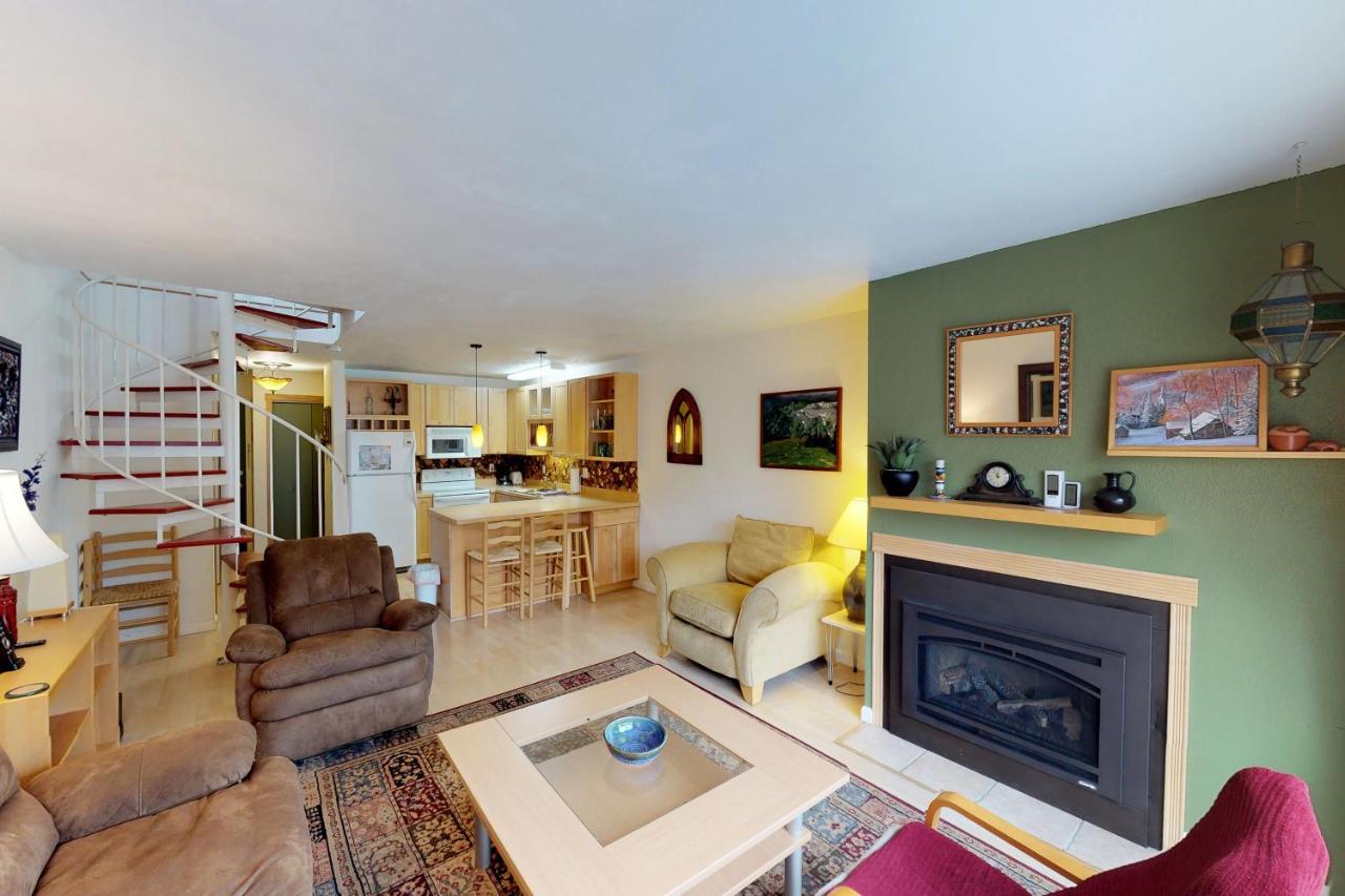 B&B Girdwood - Brighton Condo #208 - Bed and Breakfast Girdwood