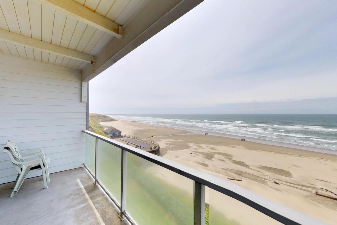 Nye Beach Lighthouse Vista - B&B