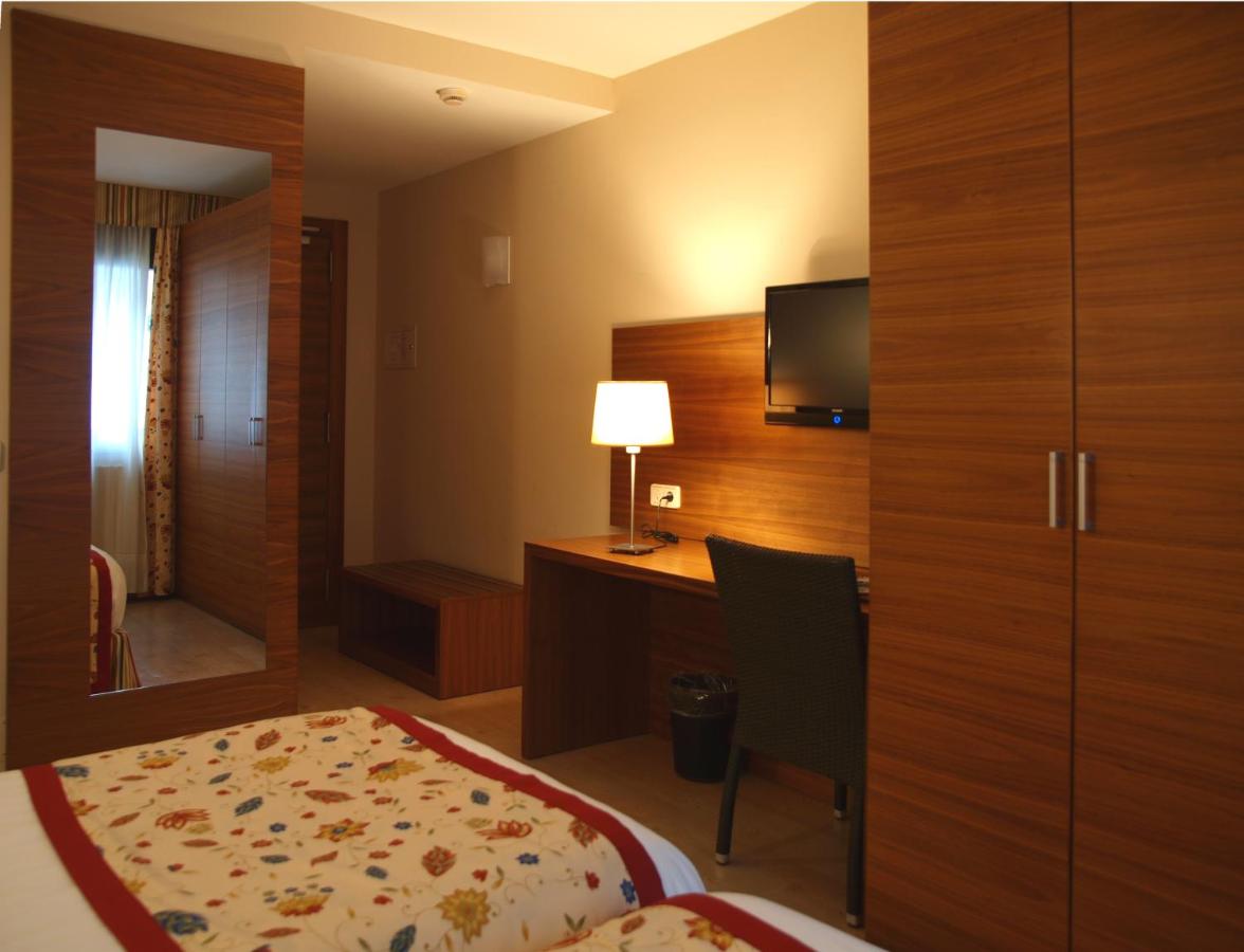 Economy Twin Room