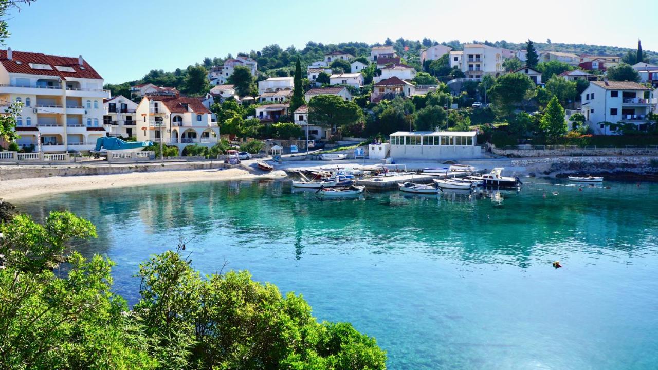 Apartmani Laura - B&B Trogir