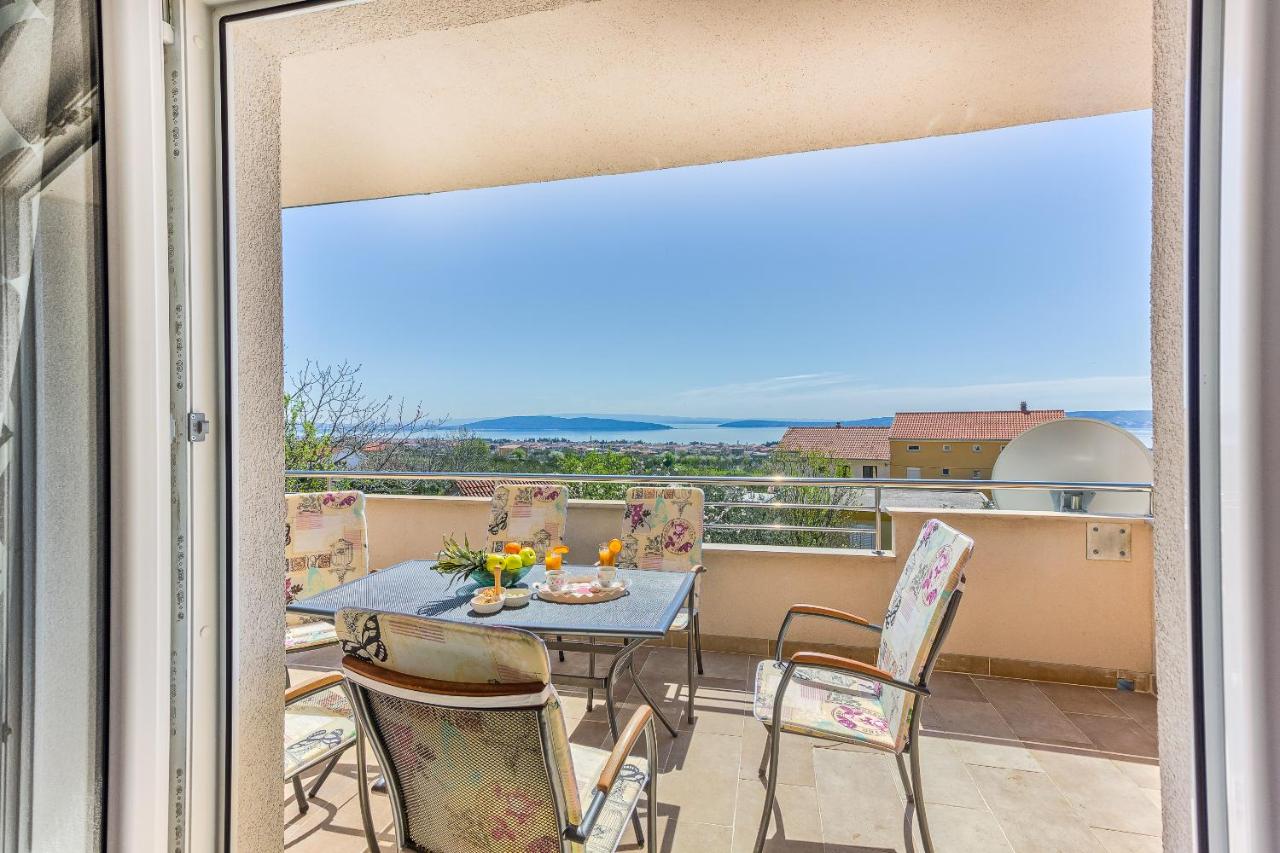 Modern apartment with large pool&sea view - B&B