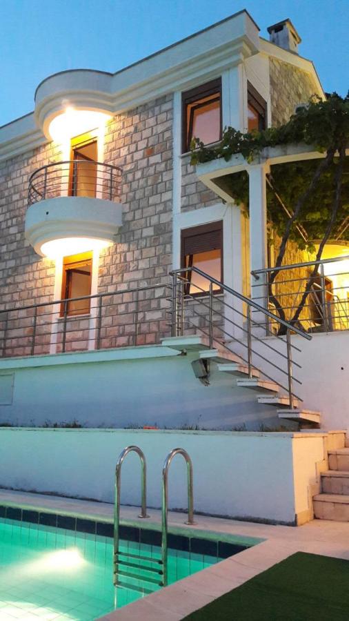 Budva City - Villa Antic - Private Pool - Bed and Breakfast Budva