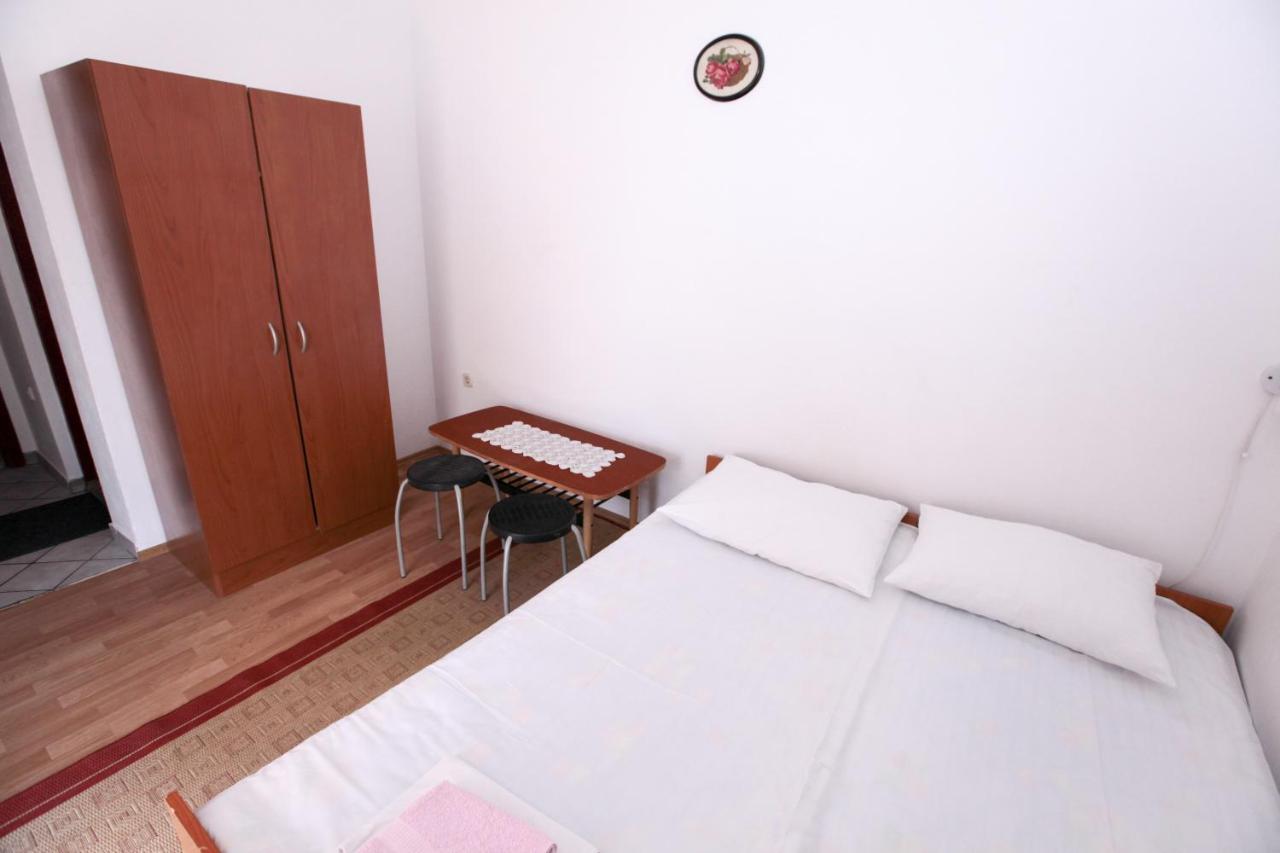 Estudio con balcón