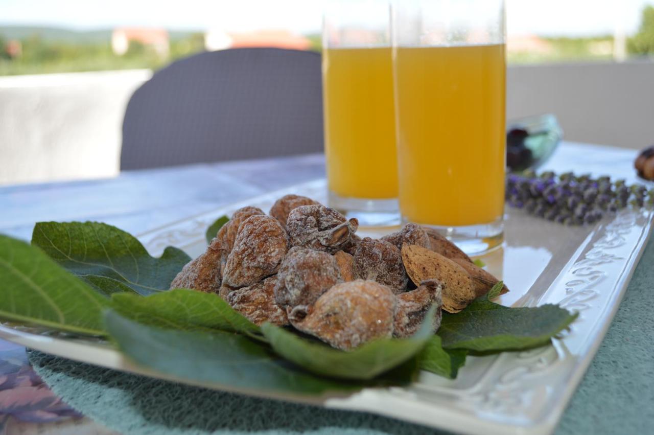 Apartman Lucija - B&B Pridraga