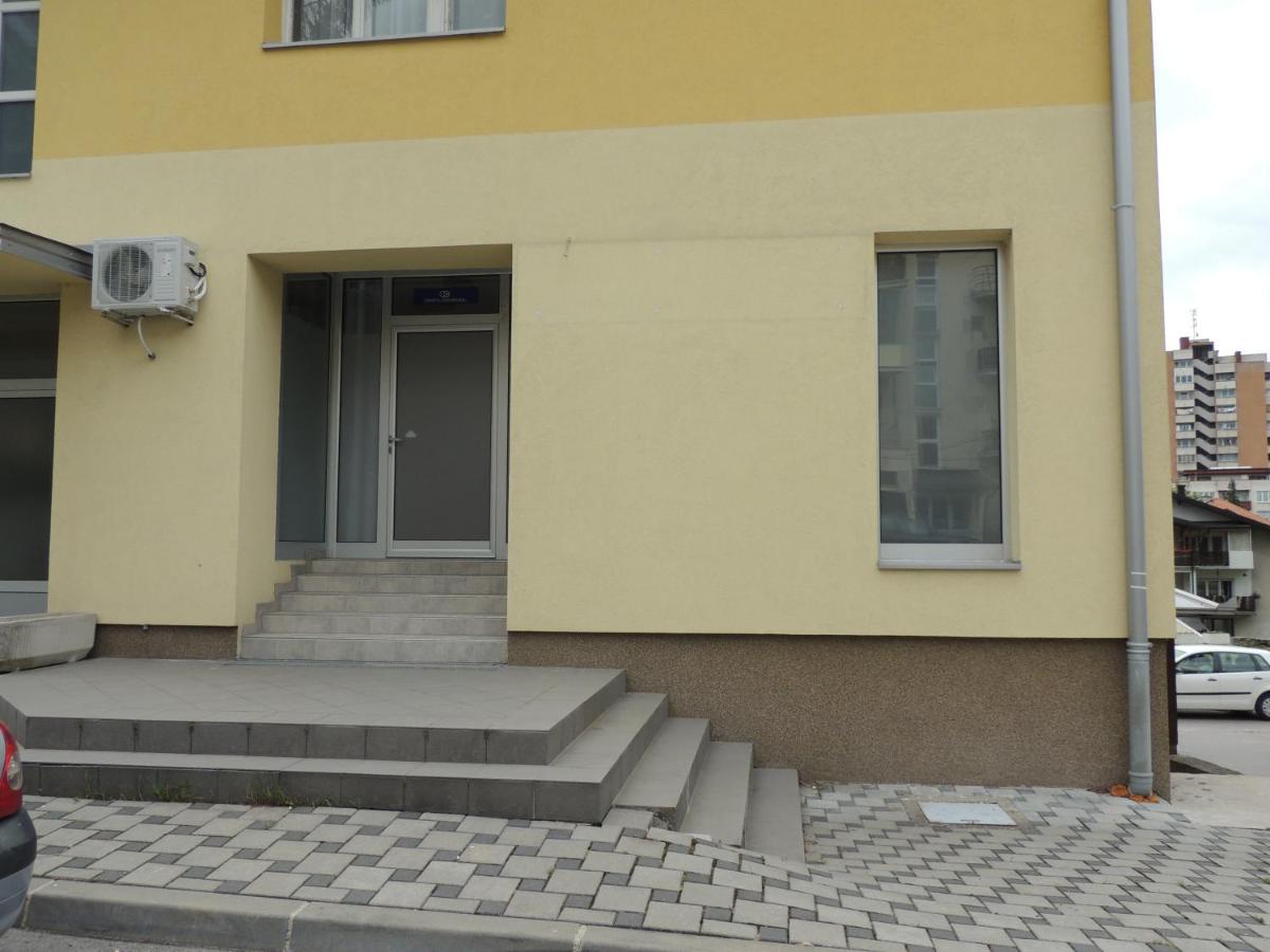 Roses - B&B Bihać