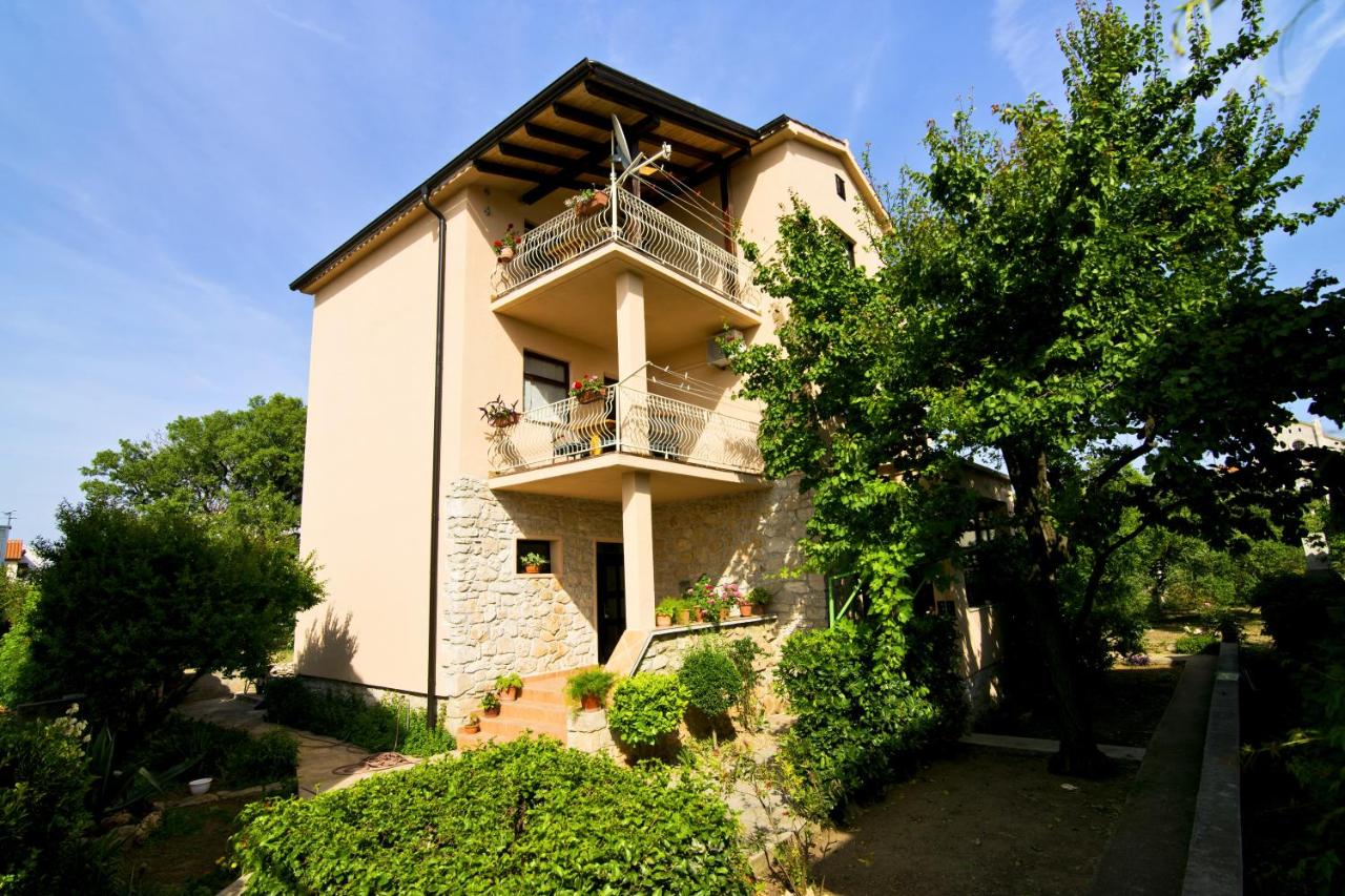 Apartment Ana - B&B Betina
