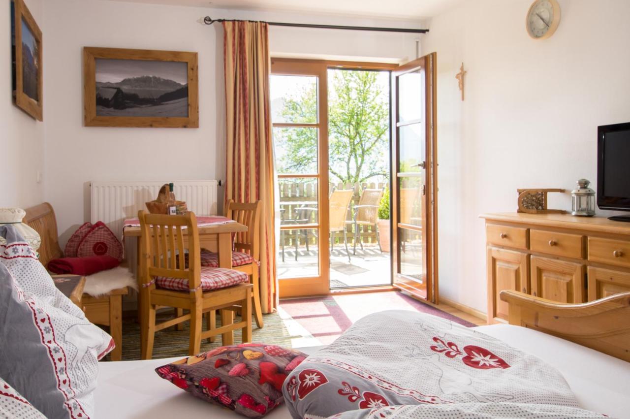 Apartment Schafberg mit 1 Schlafzimmer, Terrasse und Seeblick