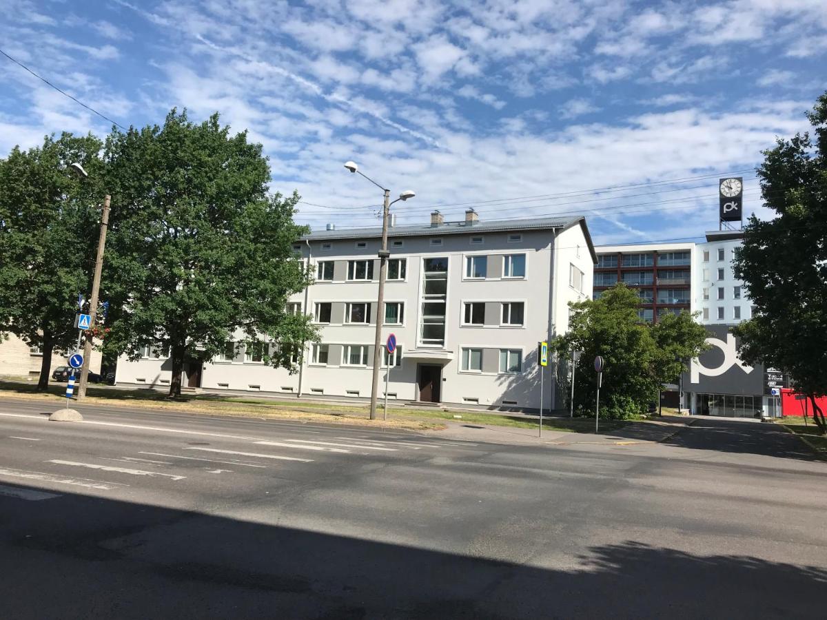 Akord Apartment Centrum with FREE PARKING - Ferienwohnung Pernau
