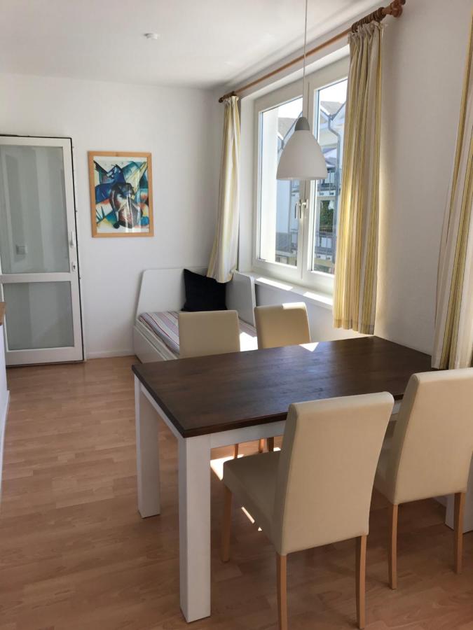 Apartment mit Balkon