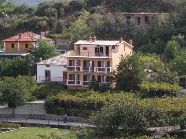 Guesthouse Familija Tariba - B&B Supetarska Draga