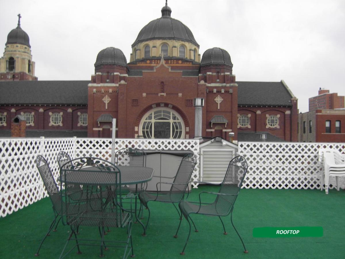 Superior - B&B Chicago