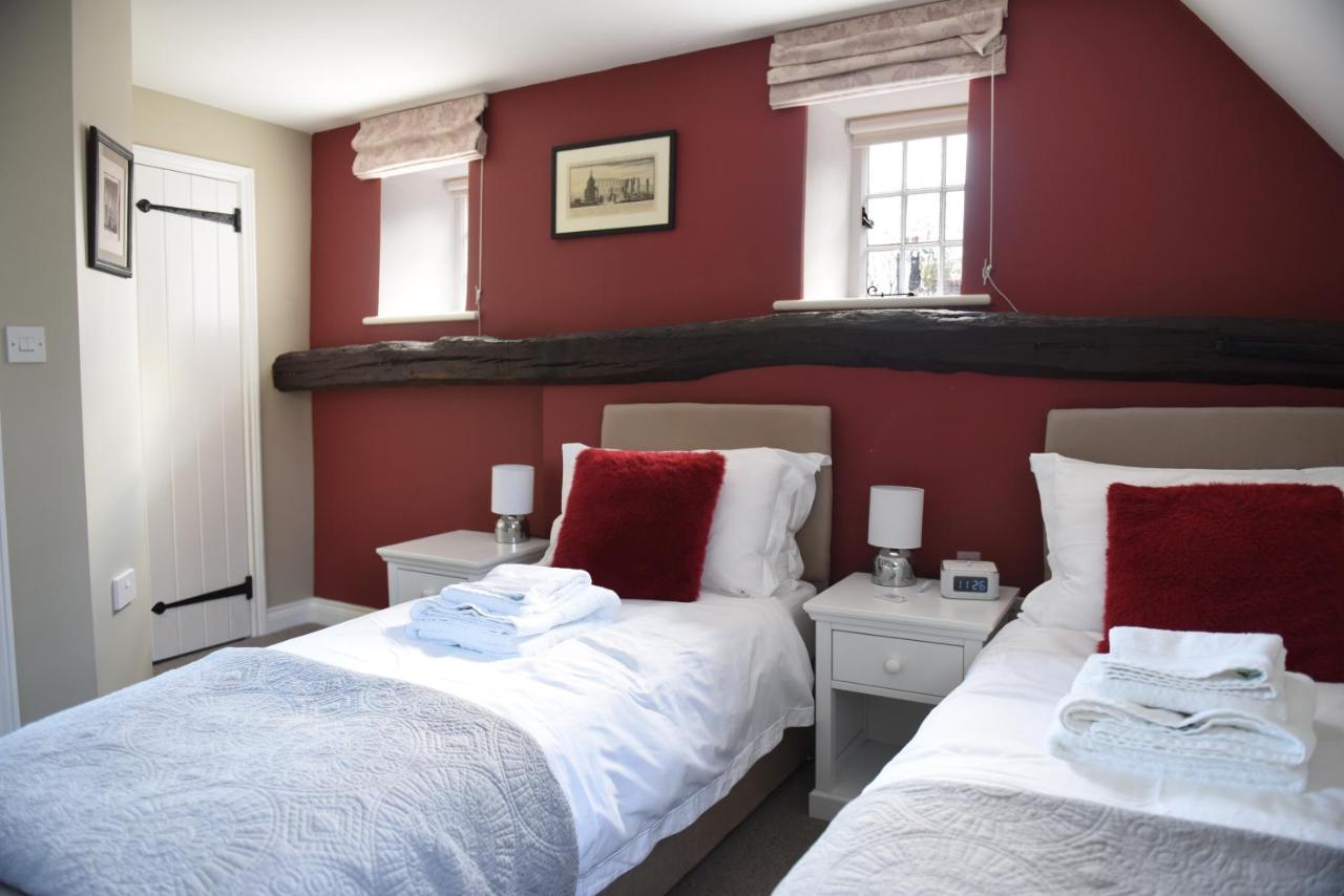 Basic Double Room